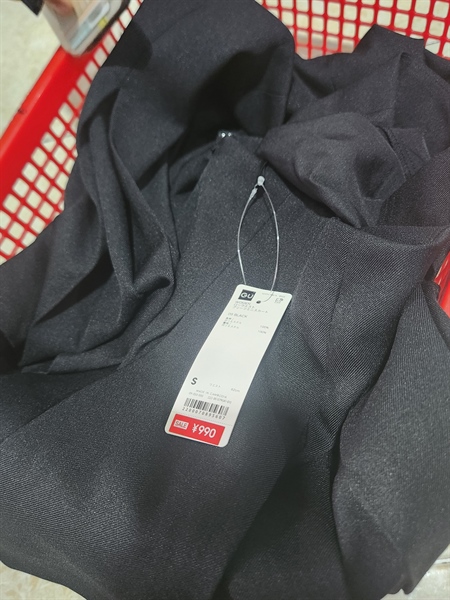 Chân Váy GU Đen Size S - Chiếc