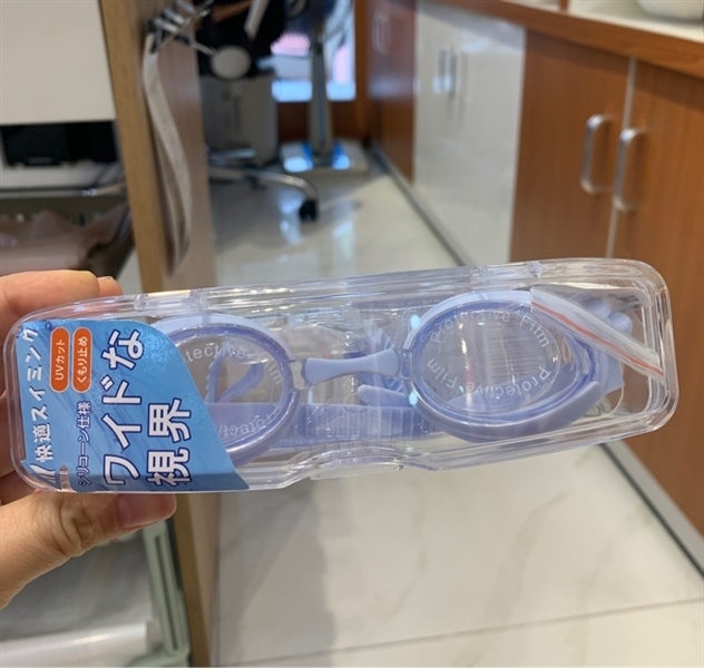 Kính bơi trẻ em Nhật màu xanh nhạt