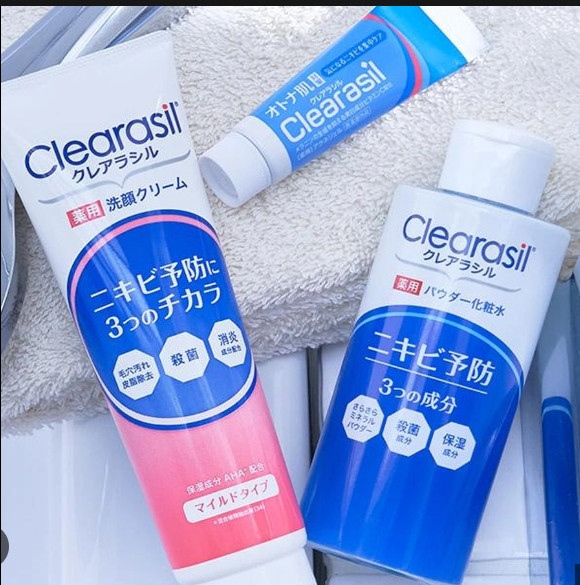Sữa rửa mặt Clearasil hồng trị mụn